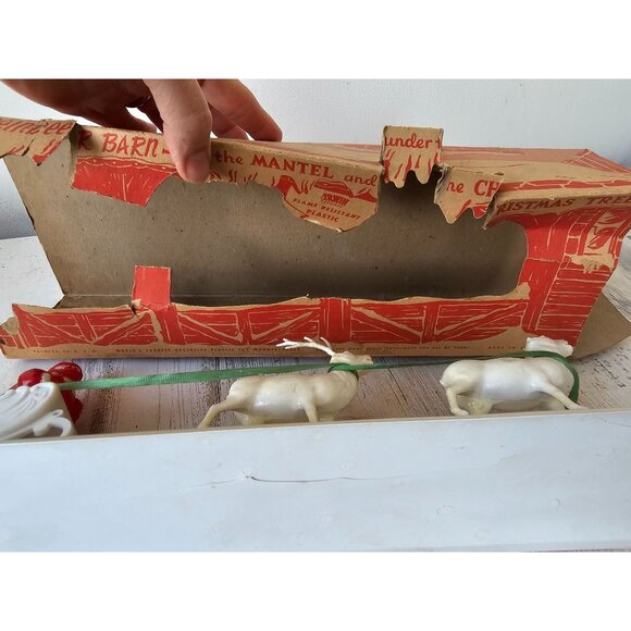 Vintage Irwin plastic reindeer sleigh Santa decor as is antique - Picture 10 of 10